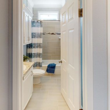 The-Manatee-2022-Master-Bathroom3