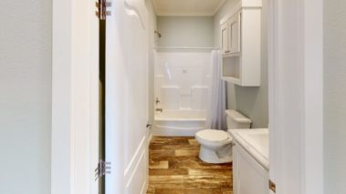 MYJ Scotbilt3 Bathroom