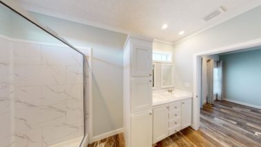 MYJ Scotbilt3 Master Bathroom