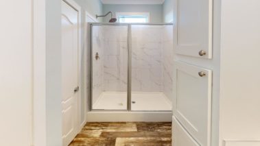 MYJ Scotbilt3 Master Bathroom1