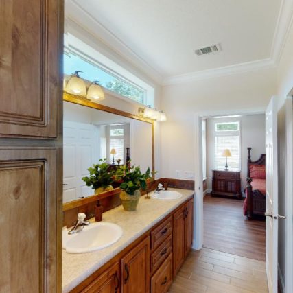 The-Tierra-Verde-Master-Bathroom